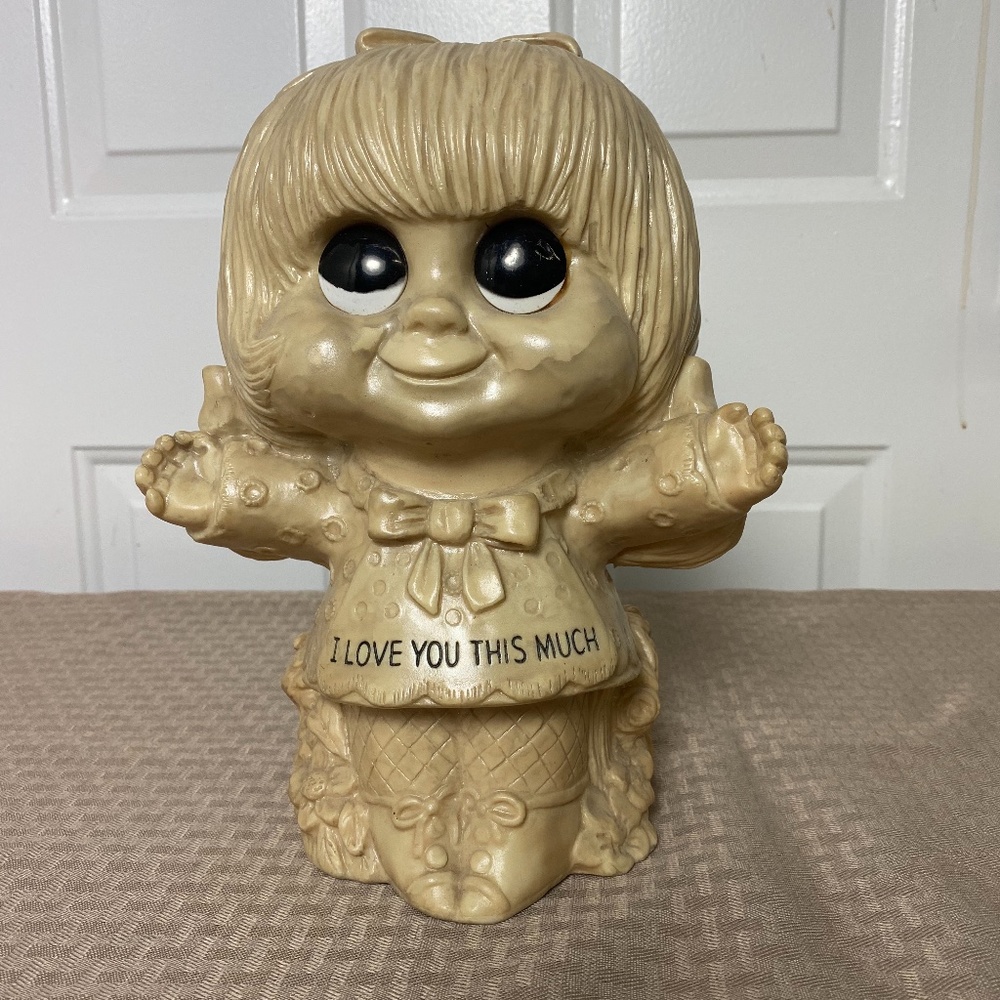 Vintage 70's I love this much statue